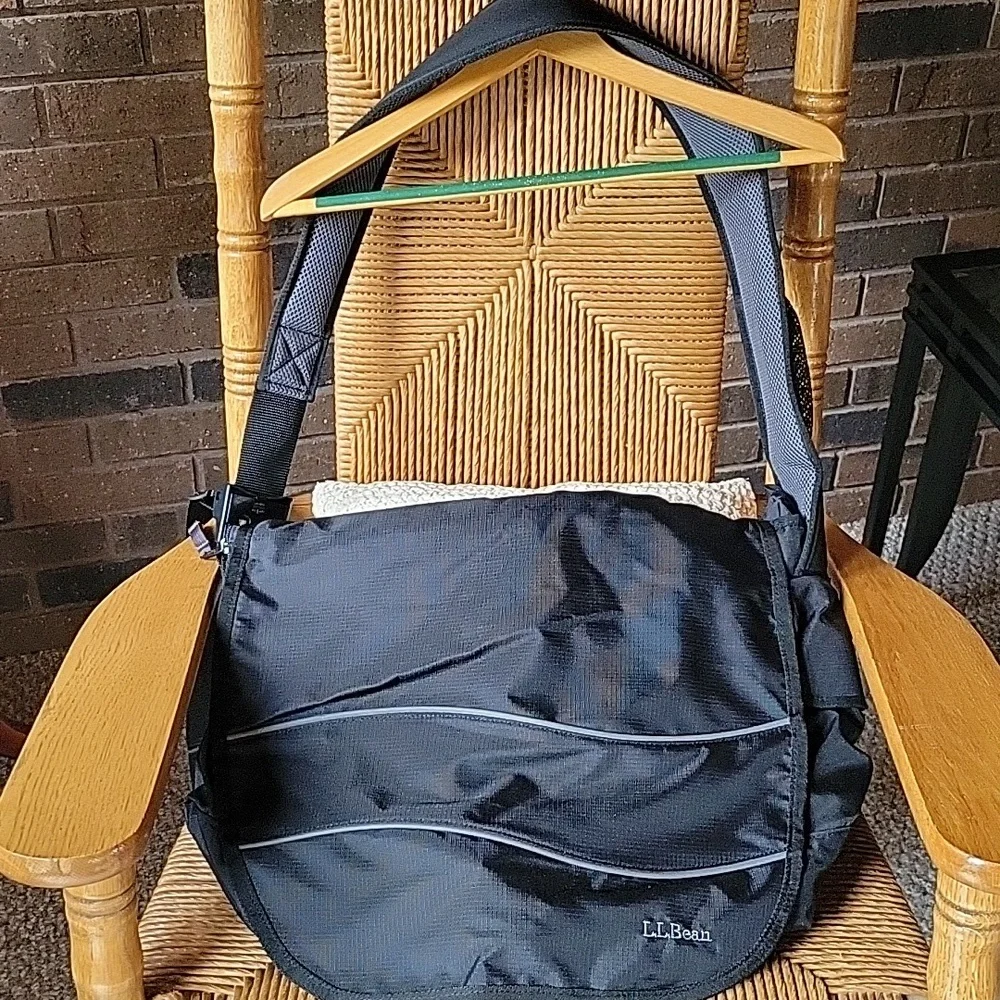 L.L. Bean nylon messenger bag, black/gray